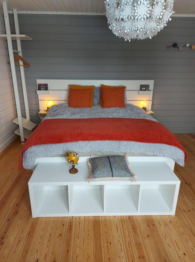 Aux Capucines Bed & Breakfast ธูส์ ภายนอก รูปภาพ